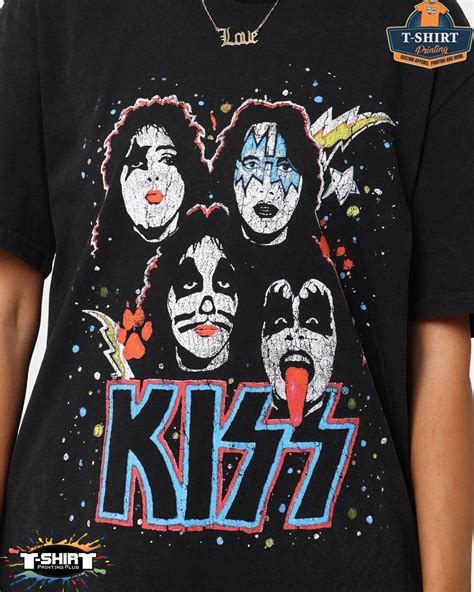 kiss t shirt hot topic|KISS Vintage Band T.